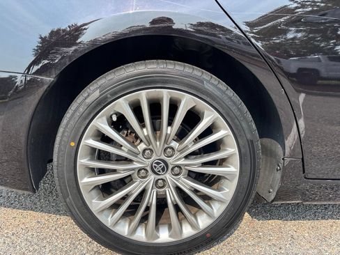 Used 2019 Toyota Avalon Limited FWD image 53