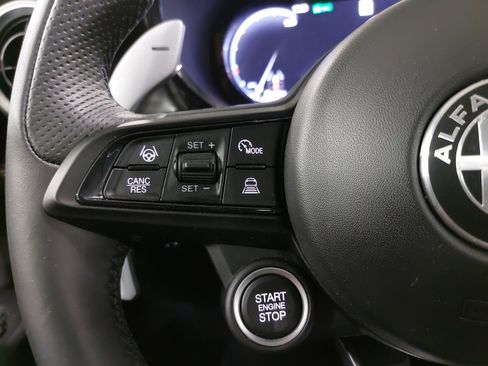 Used 2025 Alfa Romeo Tonale w/ Premium Package AWD/4WD image 18