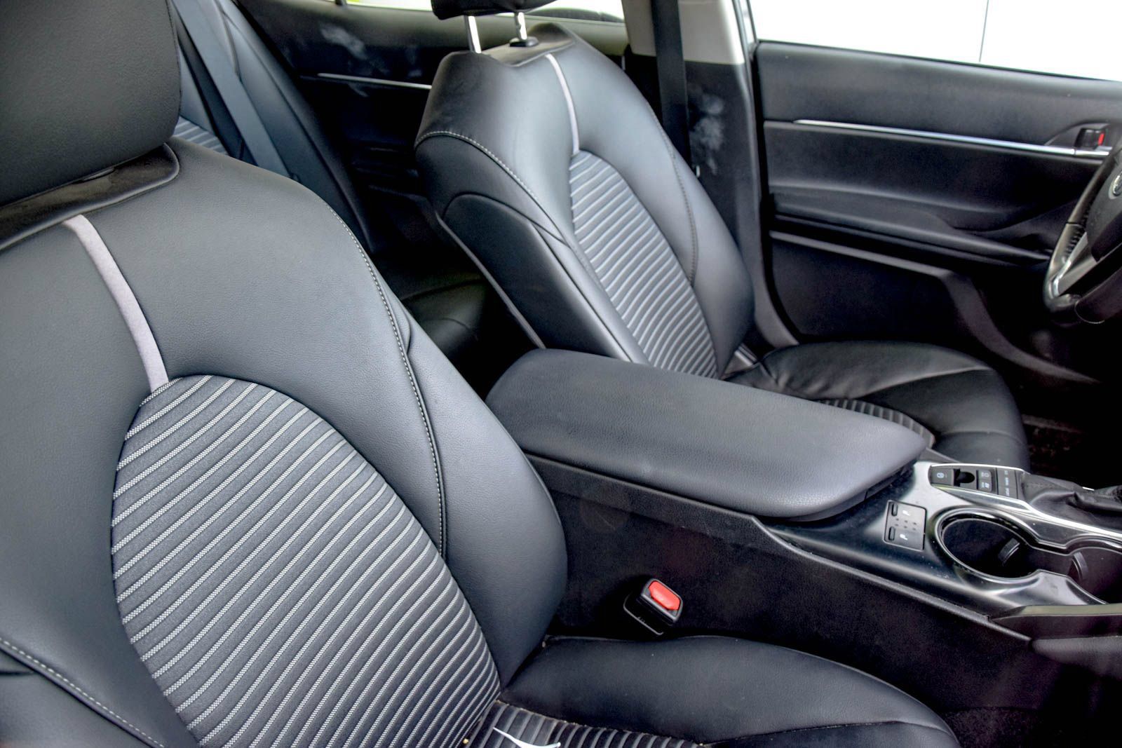 Used 2019 Toyota Camry SE w/ Audio Package FWD image 21