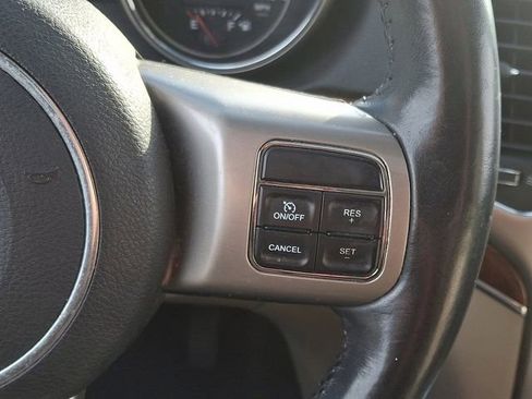 Used 2013 Jeep Grand Cherokee Limited image 24