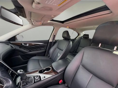 Used 2018 INFINITI Q50 Luxe w/ Essential Package (3.0T Luxe) image 18