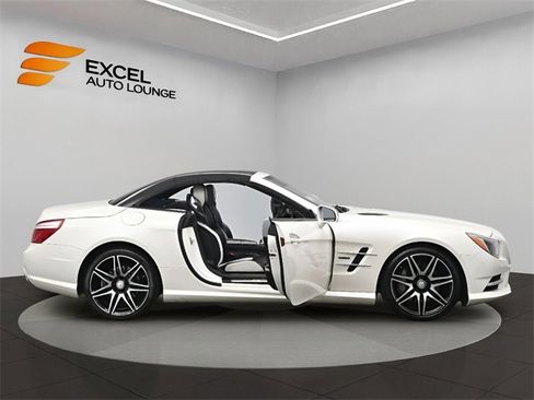 Used 2015 Mercedes-Benz SL 550 w/ White Arrow Edition image 42