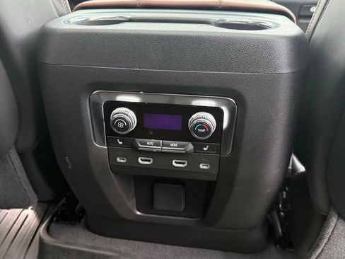 Used 2024 GMC Yukon XL Denali Ultimate image 30