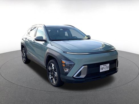 Used 2025 Hyundai Kona SEL image 1