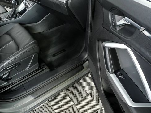 Used 2019 Audi Q3 2.0T Premium w/ Convenience Package image 23