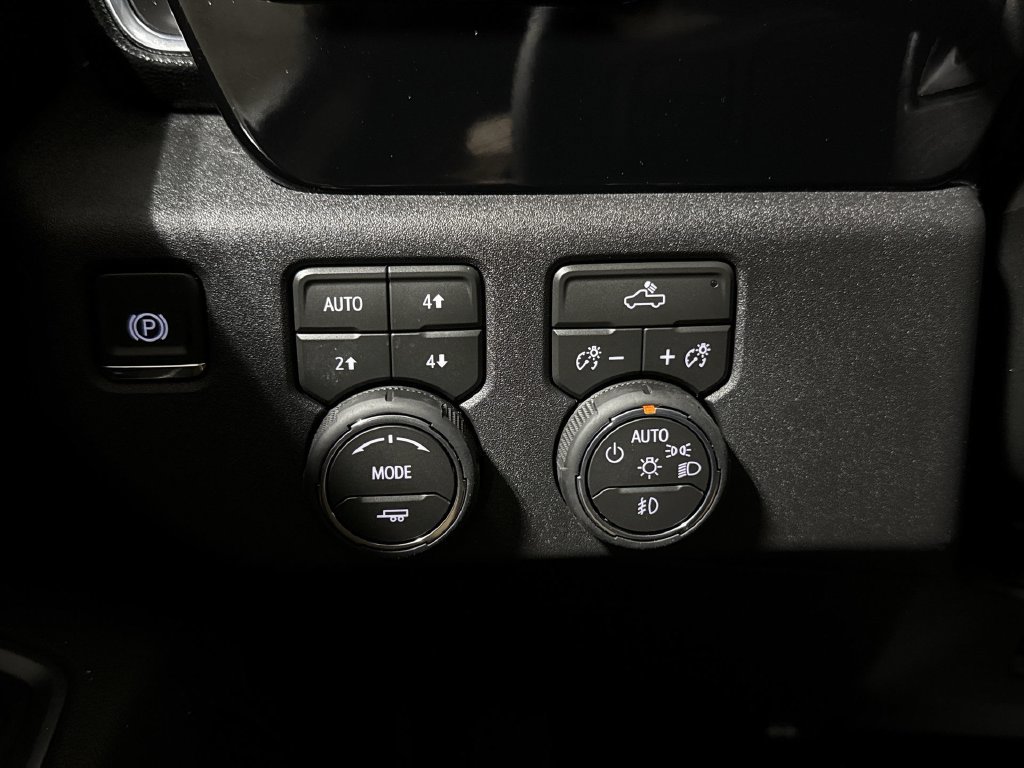New 2026 Chevrolet Silverado 1500 RST w/ Z71 Off-Road Package AWD/4WD image 18