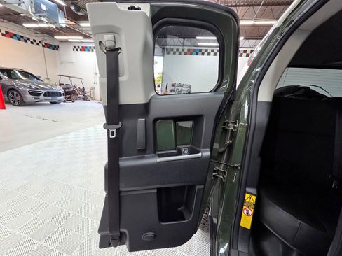 Used 2013 Toyota FJ Cruiser 4WD image 21