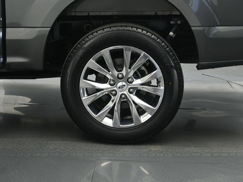 Used 2016 Ford F150 XLT AWD/4WD image 21