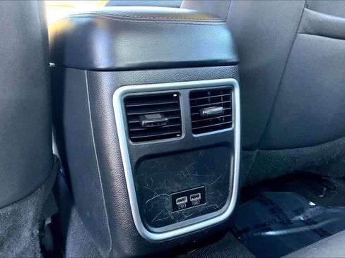 Used 2021 Chrysler 300 Touring image 35