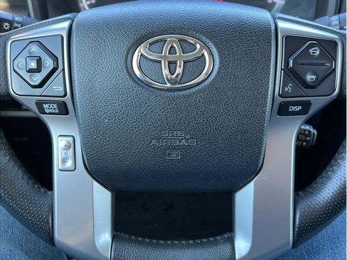 Used 2018 Toyota 4Runner SR5 image 12