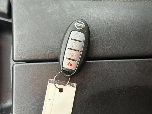 Used 2021 Nissan Rogue SV FWD image 23