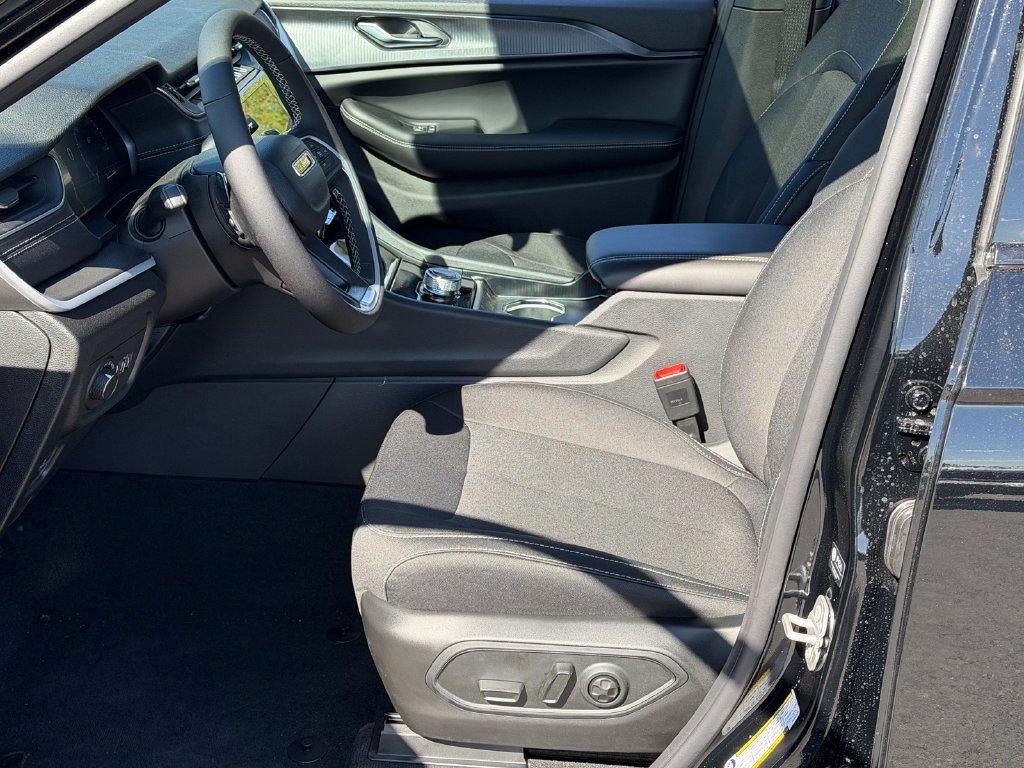 New 2026 Jeep Grand Cherokee Laredo X AWD/4WD image 15