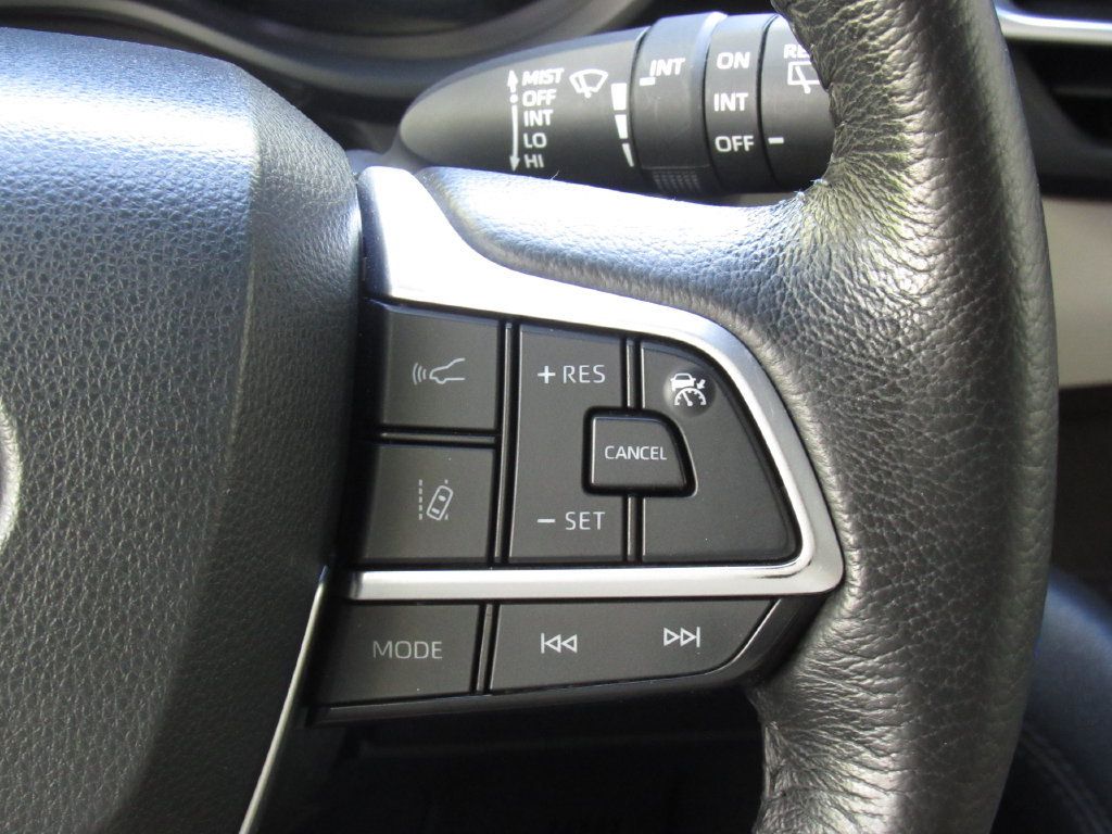 Certified 2023 Toyota Sienna XLE w/ XLE Plus Package AWD/4WD image 31