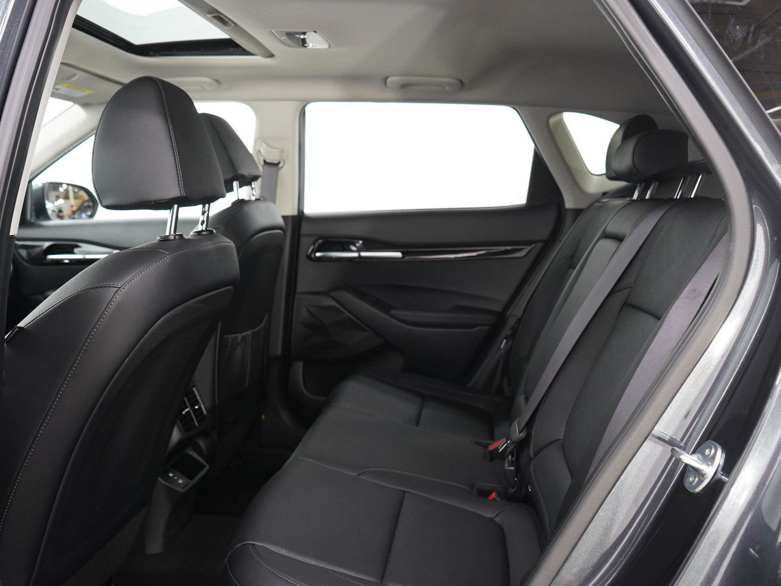 Used 2025 Kia Seltos EX w/ EX Sunroof Package AWD/4WD image 16