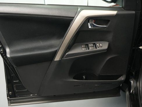 Used 2015 Toyota RAV4 XLE AWD/4WD image 27