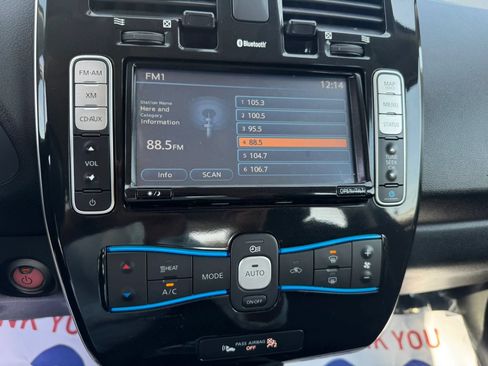 Used 2015 Nissan Leaf SV w/ LED & Quick Charge Package FWD image 17