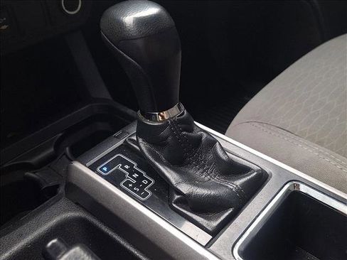 Used 2018 Toyota Tacoma SR5 image 14