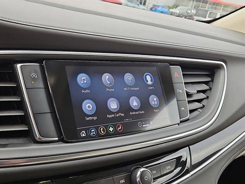 Used 2024 Buick Enclave Essence image 16