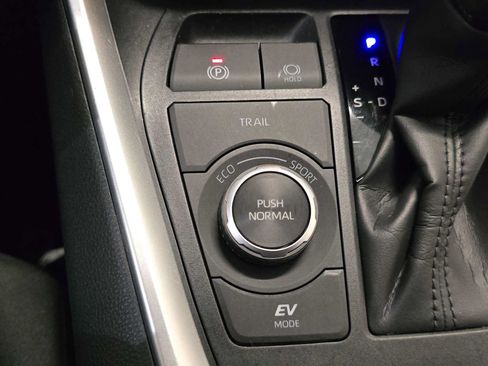 Certified 2025 Toyota RAV4 XLE w/ Convenience Package AWD/4WD image 15