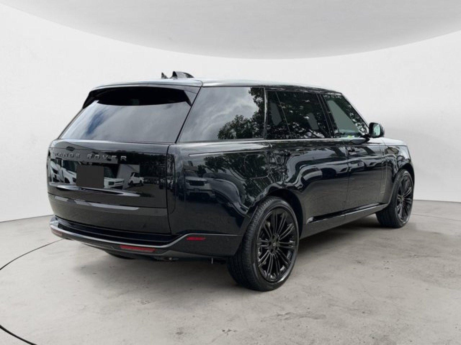 New 2027 Land Rover Range Rover Long Wheelbase SE AWD/4WD image 4