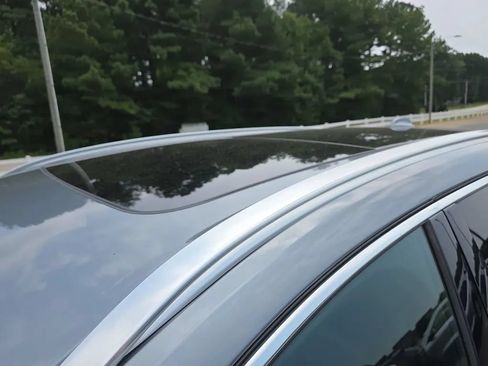 Used 2018 Volvo XC60 T5 Momentum w/ Vision Package AWD/4WD image 13
