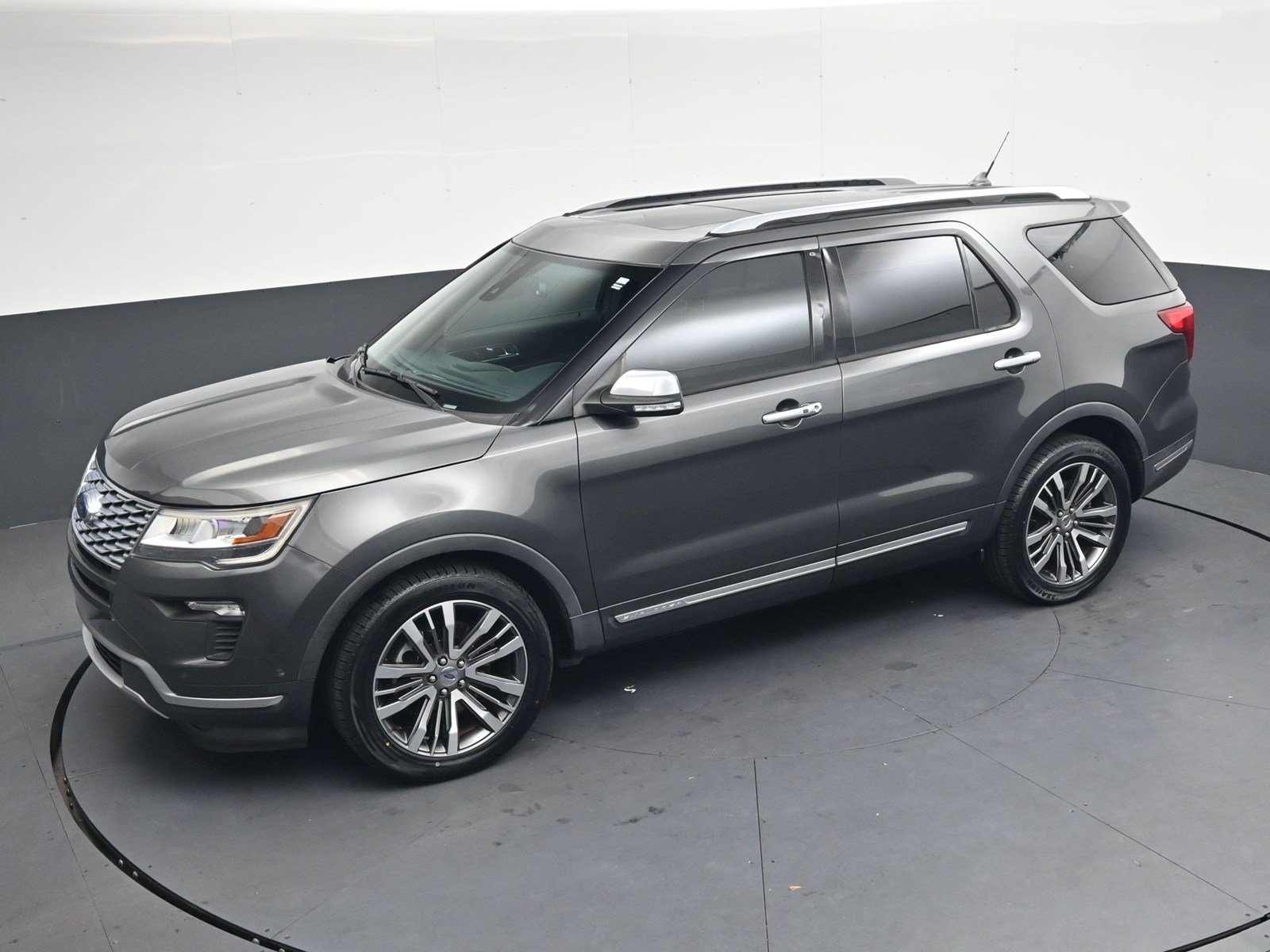 Used 2018 Ford Explorer Platinum AWD/4WD image 26