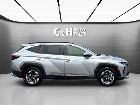 Used 2025 Hyundai Tucson SEL FWD image 7