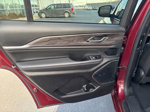 Used 2023 Jeep Grand Cherokee L Overland image 29