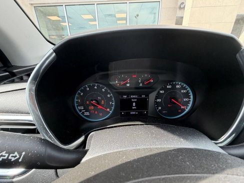 Used 2018 Chevrolet Equinox LT FWD image 16