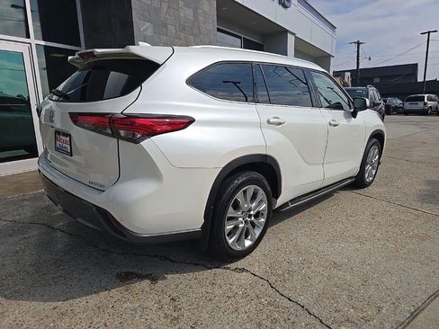 Used 2020 Toyota Highlander Limited image 9