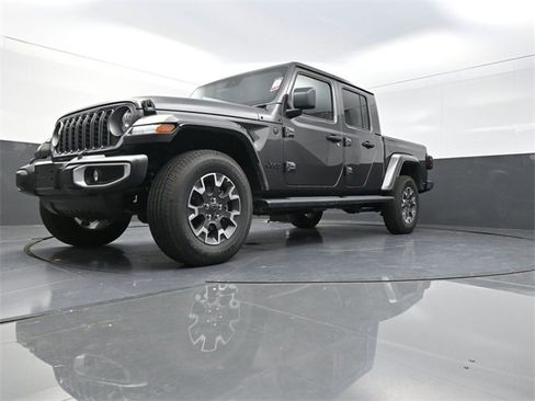 New 2025 Jeep Gladiator Sport w/ Premium Package image 19