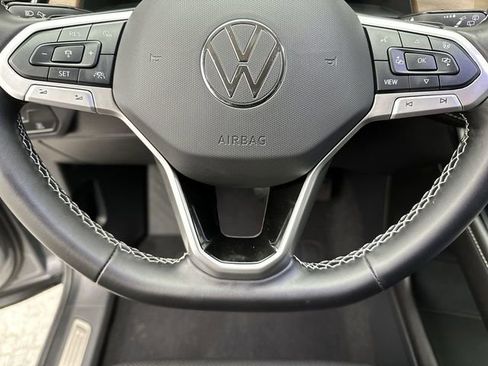 Certified 2025 Volkswagen Atlas SE image 16