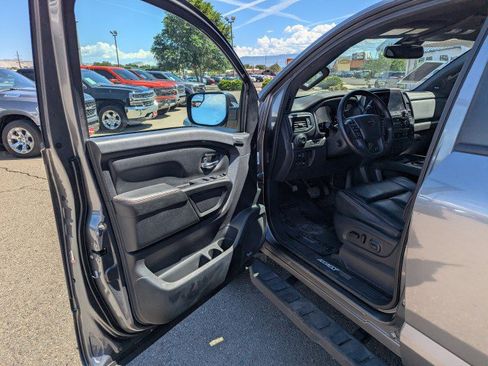 Used 2021 Nissan Titan PRO-4X w/ Pro-4x Convenience Package AWD/4WD image 8