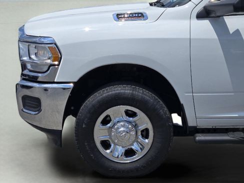 Used 2022 RAM 2500 Tradesman w/ Chrome Appearance Group RWD image 6