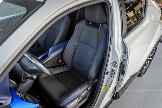 Used 2020 Toyota C-HR XLE FWD image 36