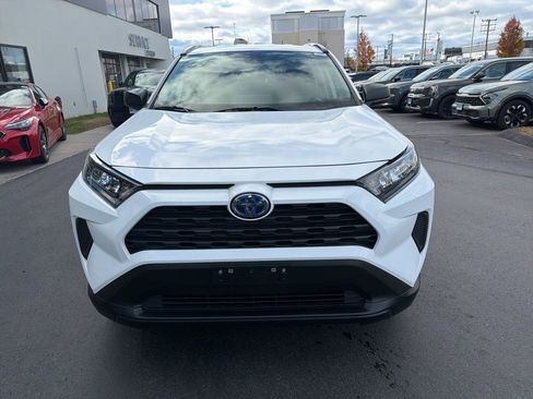 Used 2021 Toyota RAV4 LE image 3