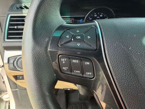 Used 2017 Ford Explorer Limited w/ Equipment Group 301A FWD image 30
