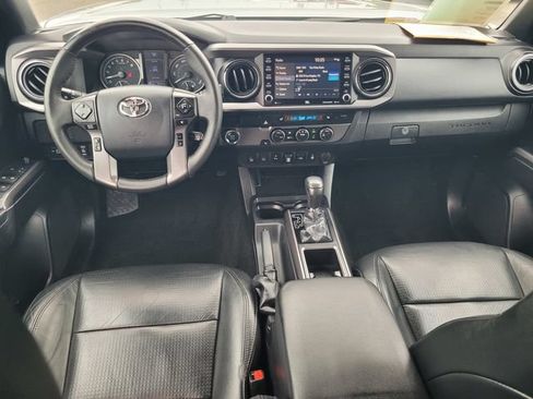 Used 2020 Toyota Tacoma TRD Off-Road w/ TRD Premium Off Road Package RWD image 16