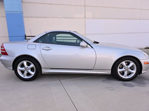 Used 2002 Mercedes-Benz SLK 320 image 12