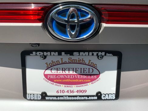 Used 2023 Toyota Venza LE AWD/4WD image 28
