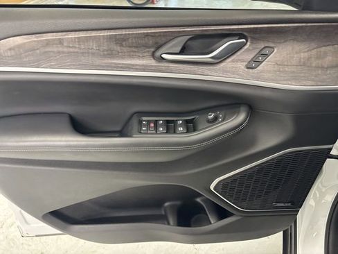 Used 2022 Jeep Grand Cherokee Limited 4xe image 21