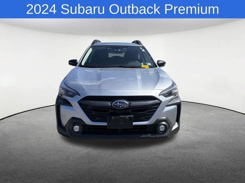 Used 2024 Subaru Outback Premium AWD/4WD image 7