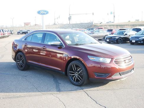 Used 2015 Ford Taurus Limited image 3