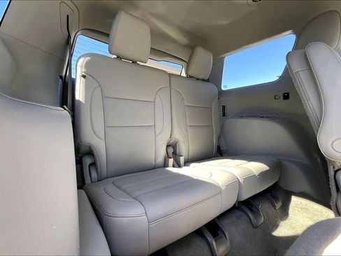 Used 2021 GMC Acadia SLT image 26