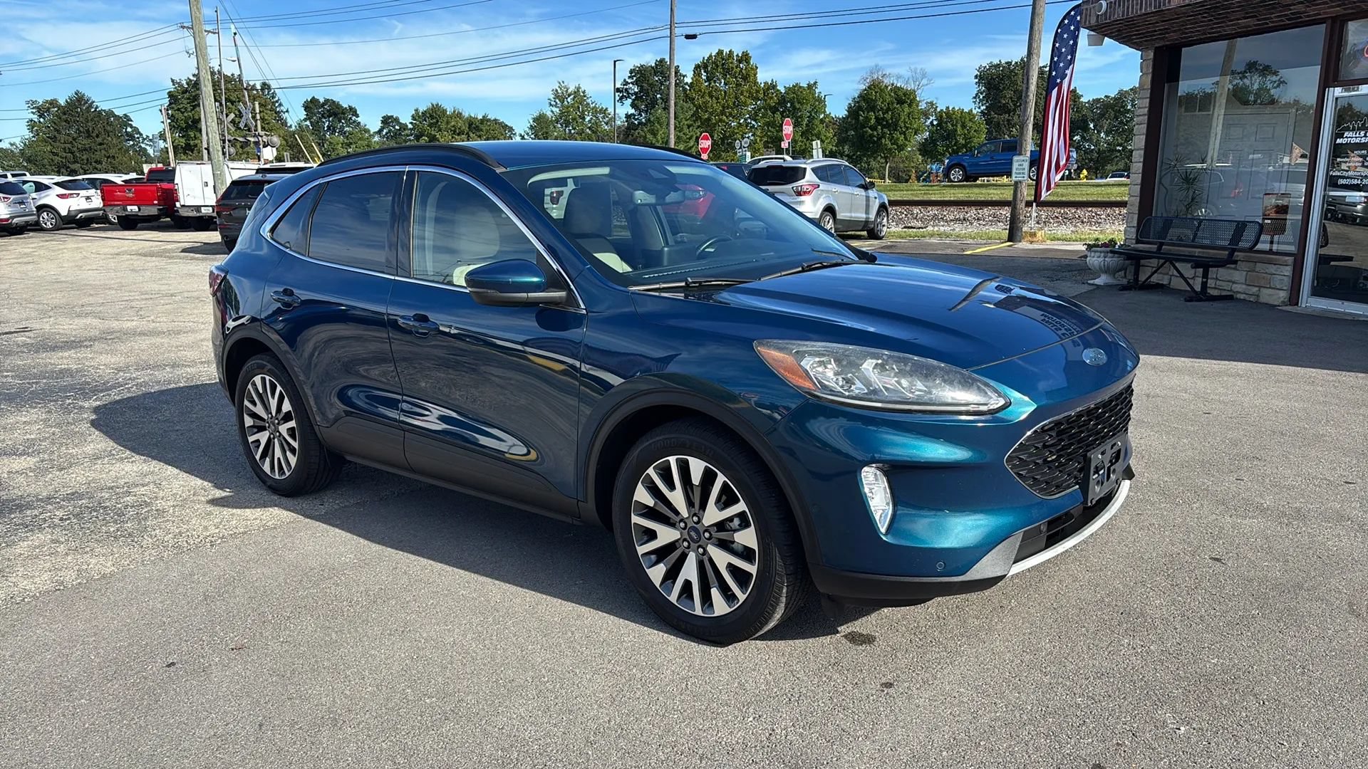 Used 2020 Ford Escape Titanium AWD/4WD image 20