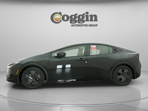 New 2026 Toyota Prius Plug-In Hybrid image 6