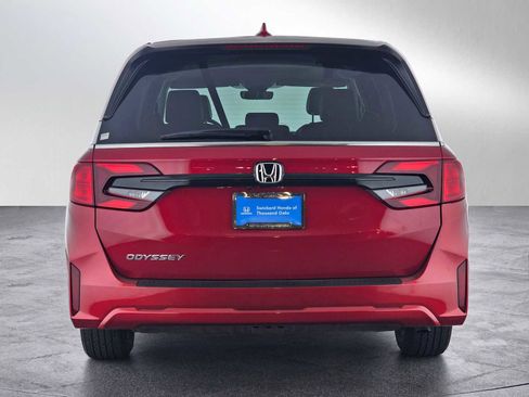 Certified 2025 Honda Odyssey EX-L image 4