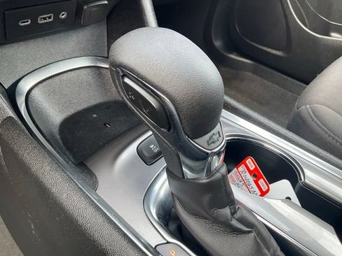 Used 2025 Chevrolet Malibu LT FWD image 26