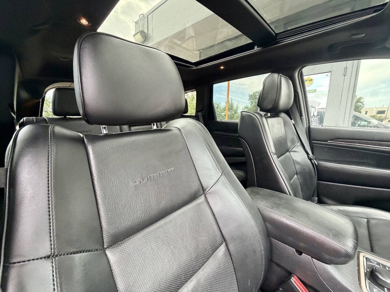 Used 2016 Jeep Grand Cherokee Summit AWD/4WD image 30
