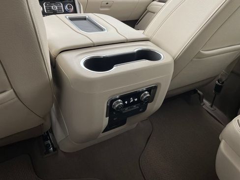 Used 2024 GMC Yukon Denali AWD/4WD image 29